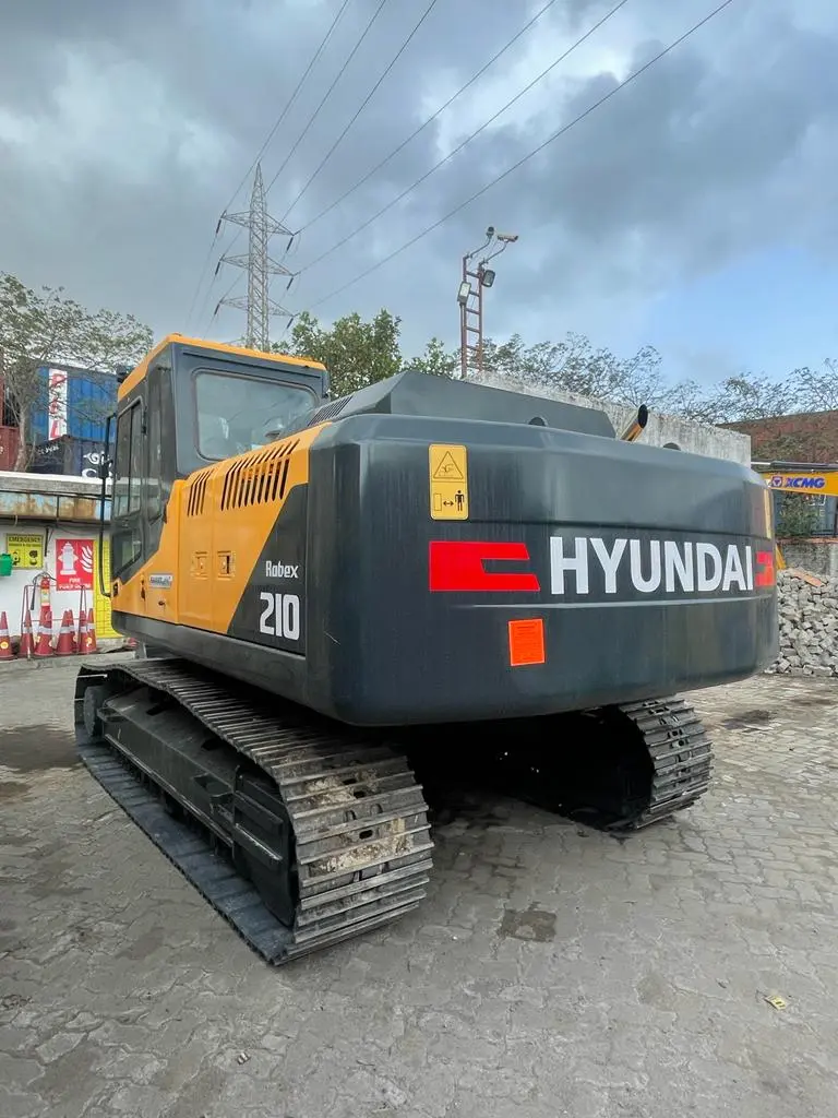 HYUNDAI R210