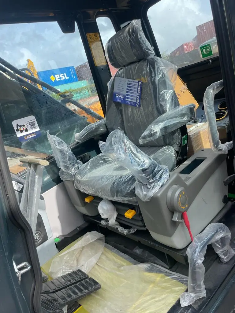 HYUNDAI R210