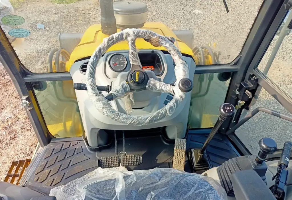 New Holland  B80C
