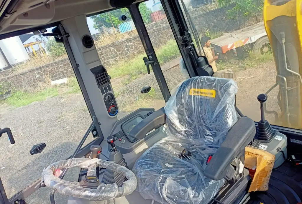 New Holland  B80C