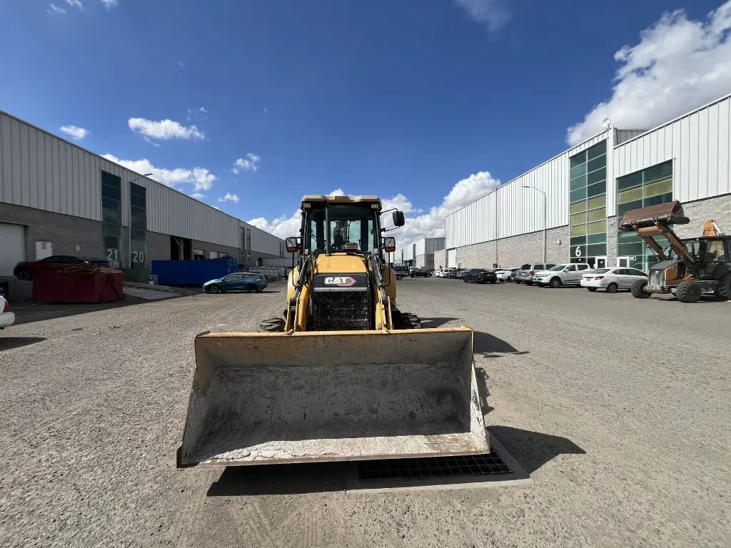 RETROEXCAVADORA CAT 424 4WD - 2022