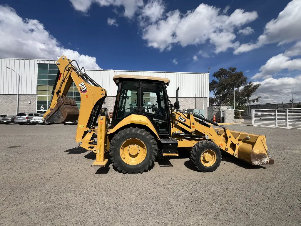 RETROEXCAVADORA CAT 424 4WD - 2022