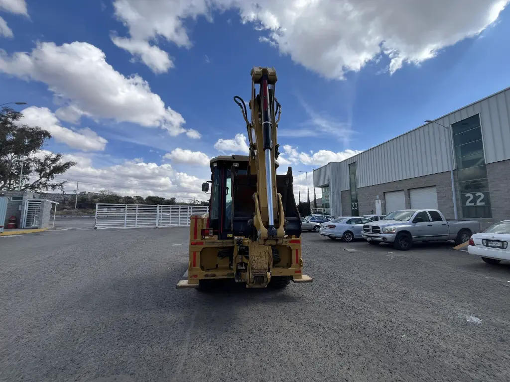 RETROEXCAVADORA CAT 424 4WD - 2022
