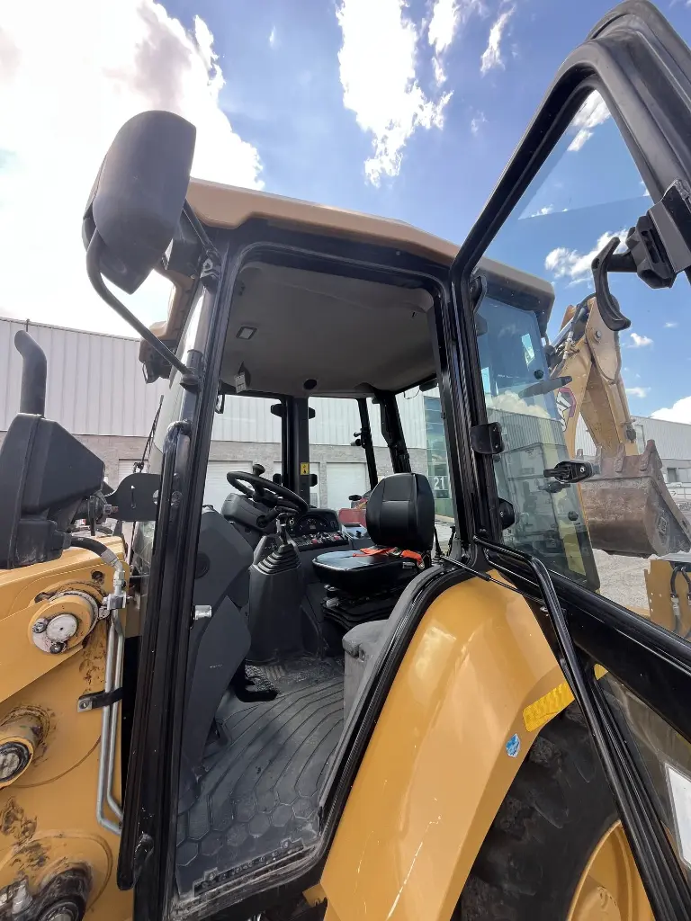 RETROEXCAVADORA CAT 424 4WD - 2022