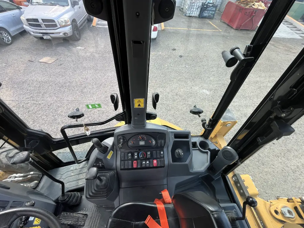 RETROEXCAVADORA CAT 424 4WD - 2022
