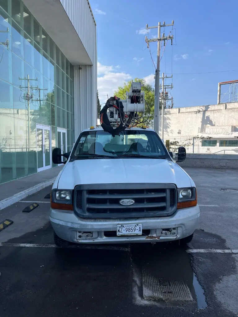 FORD F350 XL CON PLATAFORMA ALTEC AT37G