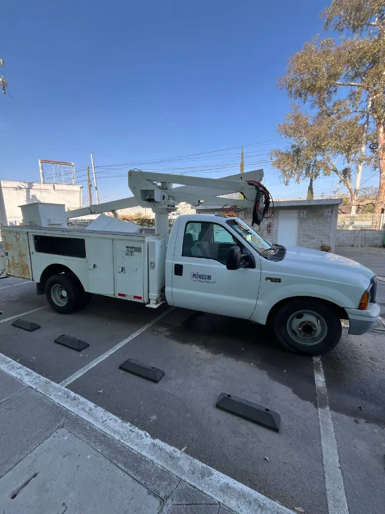 FORD F350 XL CON PLATAFORMA ALTEC AT37G