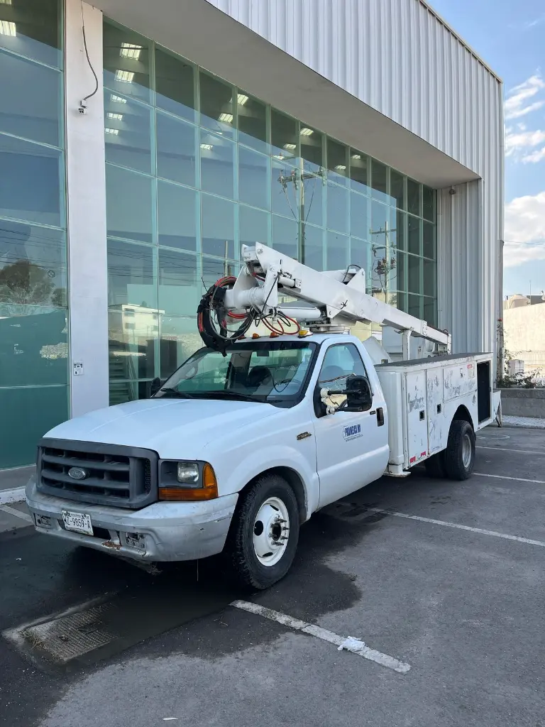 FORD F350 XL CON PLATAFORMA ALTEC AT37G