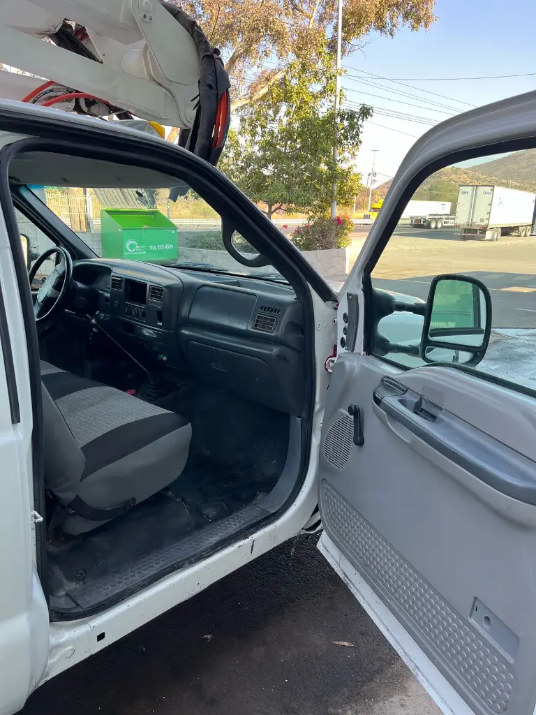 FORD F350 XL CON PLATAFORMA ALTEC AT37G