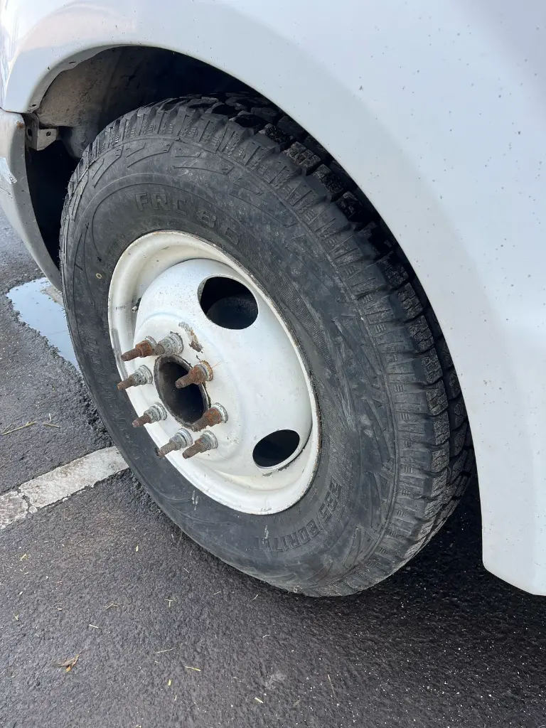 FORD F350 XL CON PLATAFORMA ALTEC AT37G