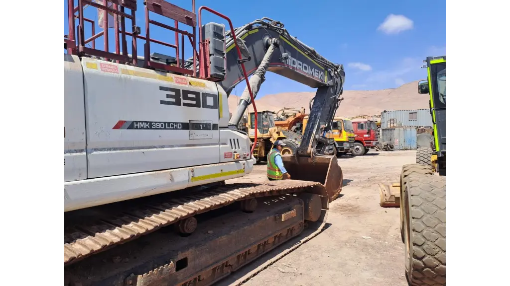 EXCAVADORA DE CADENAS HMK 390LC - 2021