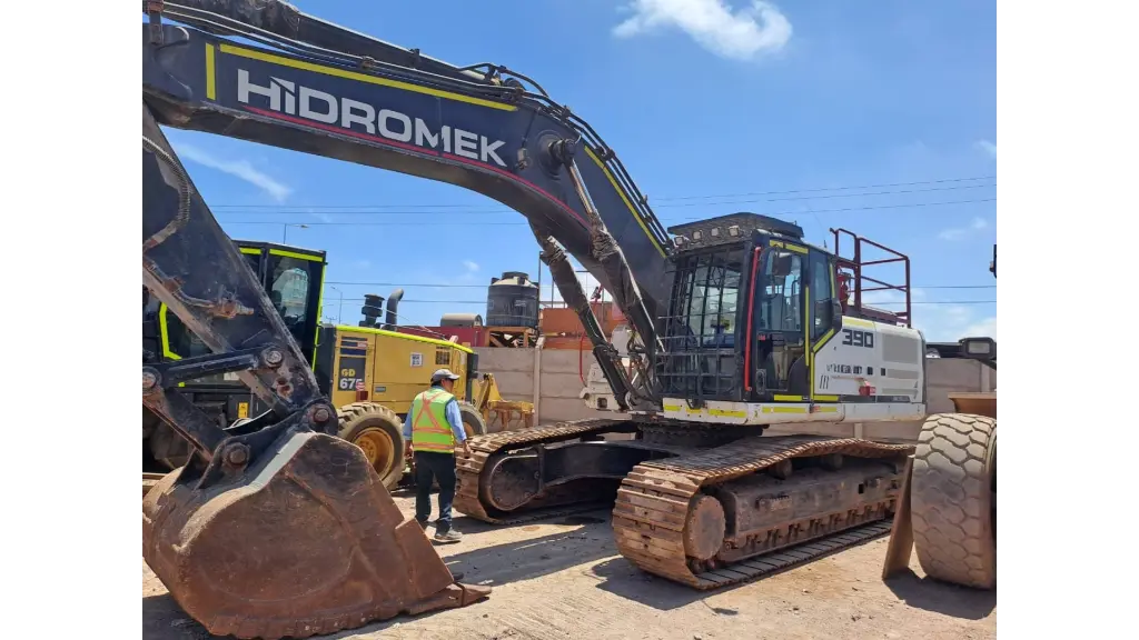 EXCAVADORA DE CADENAS HMK 390LC - 2021
