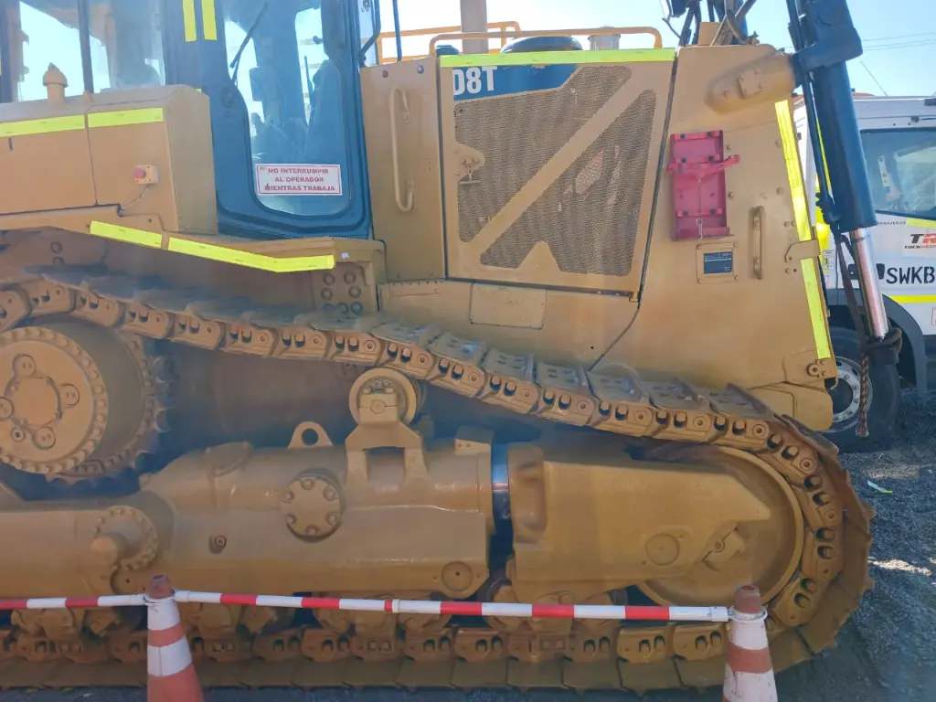 BULLDOZER SEMINUEVO CAT D8T 2018
