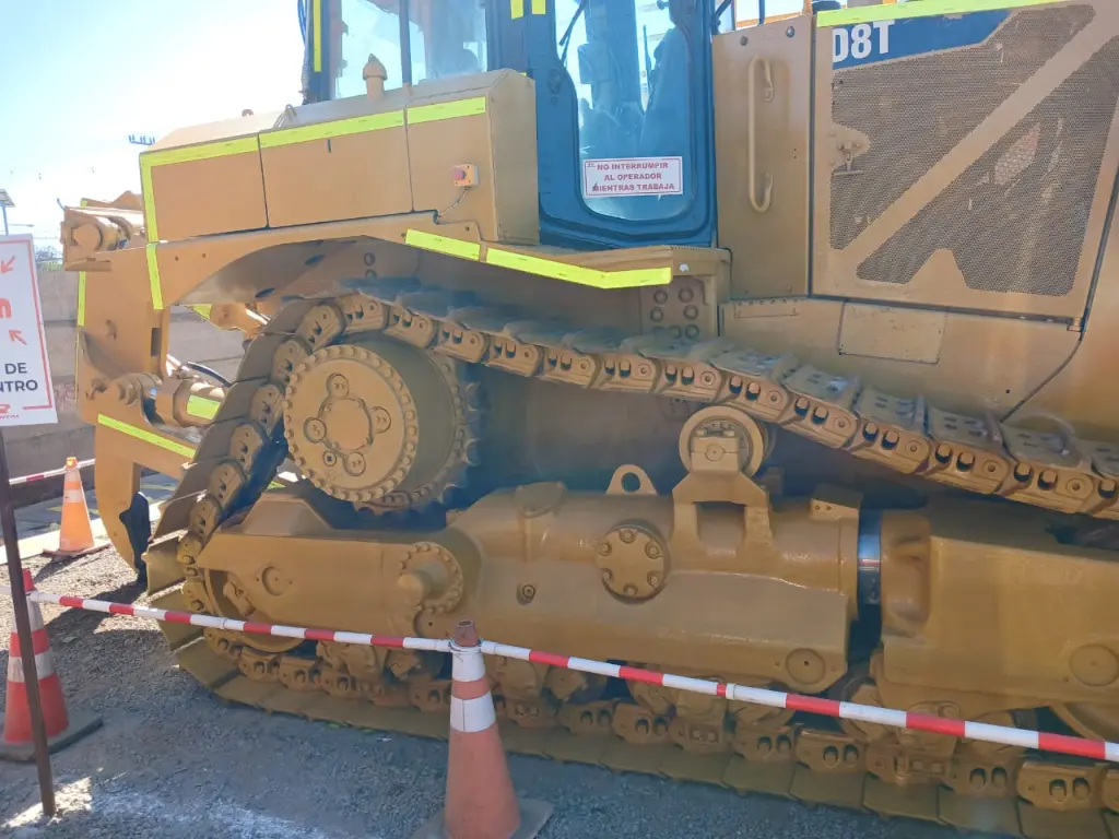 BULLDOZER SEMINUEVO CAT D8T 2018