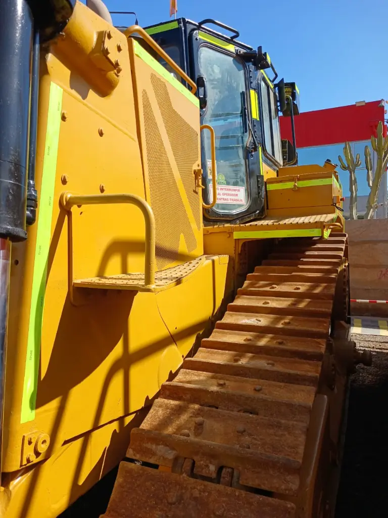 BULLDOZER SEMINUEVO CAT D8T 2018