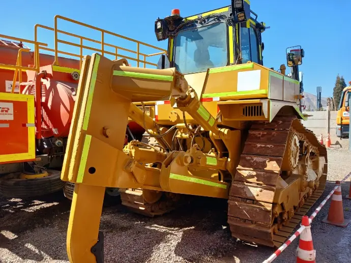 BULLDOZER SEMINUEVO CAT D8T 2018