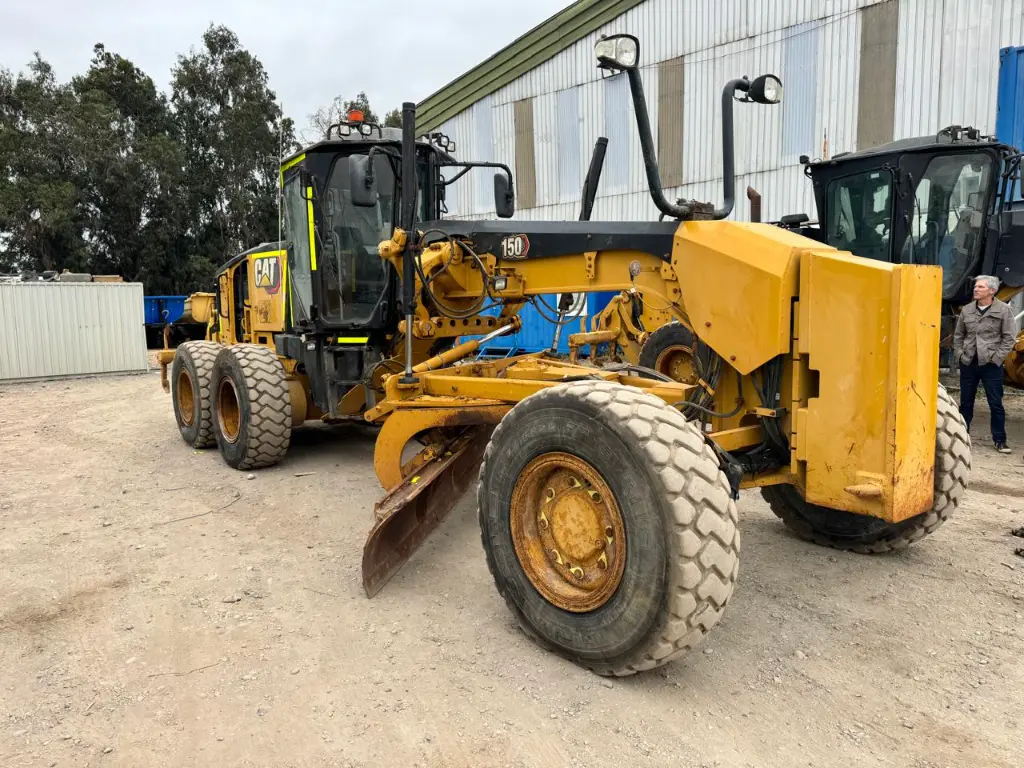 CAT 150 AWD AÑO 2021 7,628 HORAS HORAS