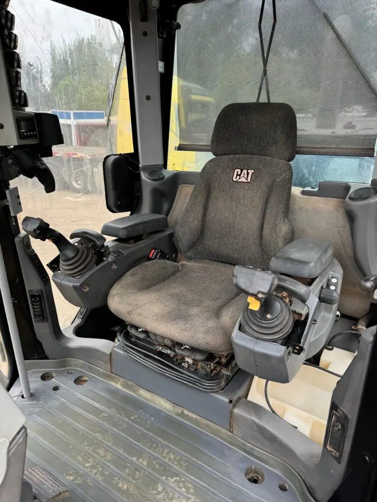 CAT 150 AWD AÑO 2021 7,628 HORAS HORAS
