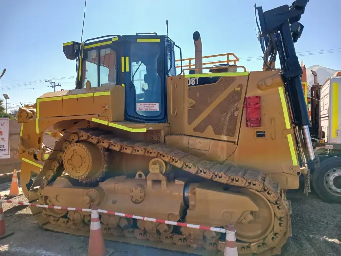 BULLDOZER SEMINUEVO CAT D8T 2018